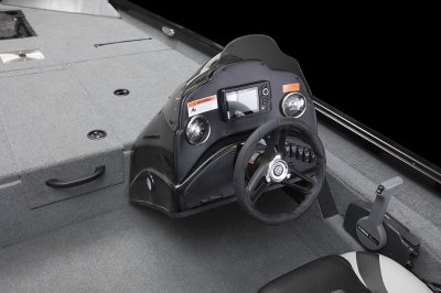 Steering Wheel and Dashboard on Alumacraft Pro 175 Bass Boat