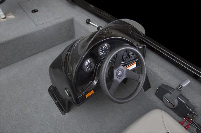 Black Dashboard and Steering Wheel on Alumacraft 165 Prowler Bass Boat