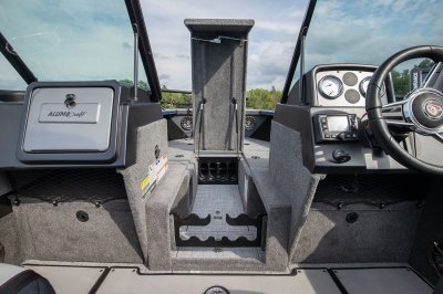 Alumacraft Trophy - Bow-Rod-Storage