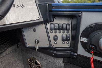 Alumacraft Trophy - Switch-Panel