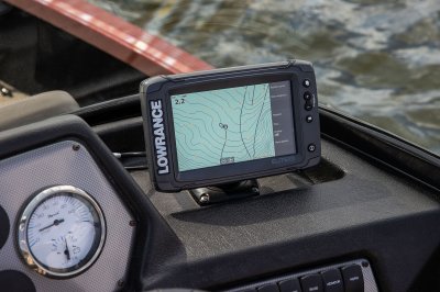 Alumacraft Competitor Sport -Electronics