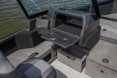 Alumacraft Competitor Shadow -Passenger-Console