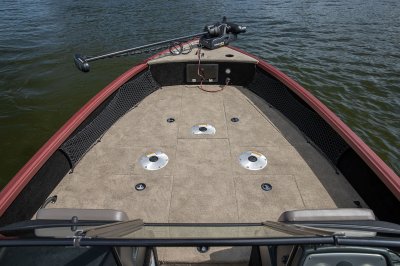 Alumacraft Competitor Sport -Bow-Storage-Closed