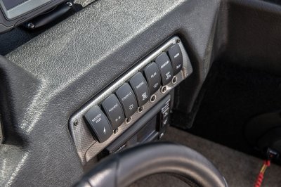 Alumacraft Competitor Sport -Switch-Panel