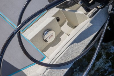 Alumacraft Bay 20 - Fuel tank