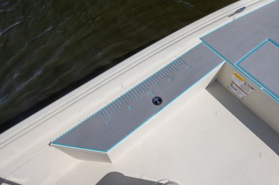 Alumacraft Bay 20 - Lockable storage
