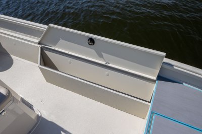 Alumacraft Bay 20 - Portside Storage