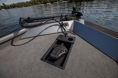 Alumacraft Pro 185 - Trolling Motor Pedal Storage