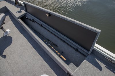 Alumacraft Crappie Deluxe - Starboard Storage