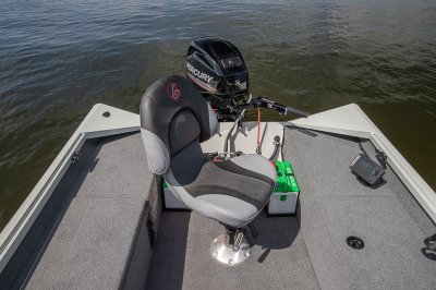 Alumacraft Crappie Deluxe - Tiller Steering