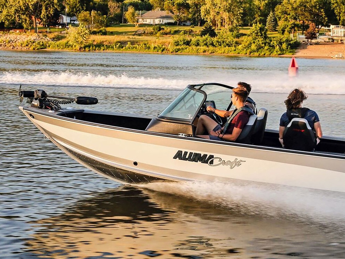 How to Clean Your Alumacraft Boat: A Comprehensive Guide