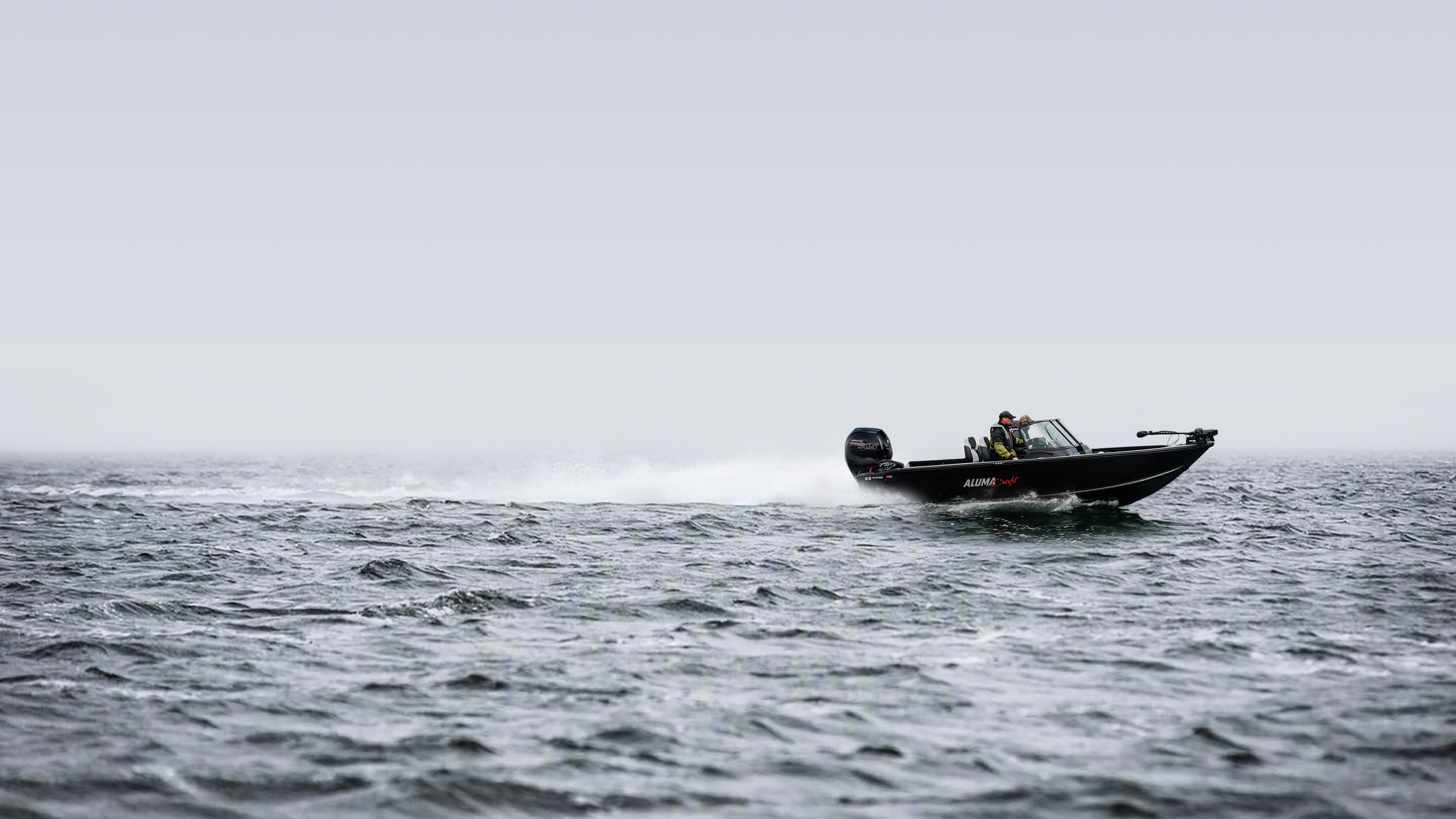 how to handle boat in rough water
