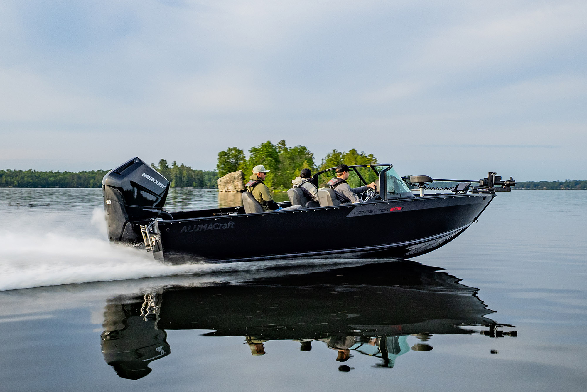 Scenic view of a Alumacraft aluminum fishing boat